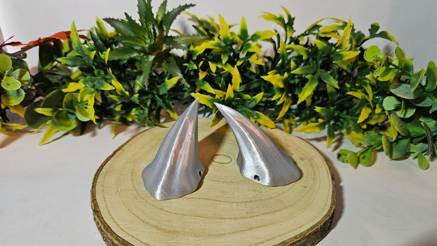 Verschiedene Cosplay 3D-gedruckte 4cm PLA-Hörner mit transparentem, dehnbarem Nylonband