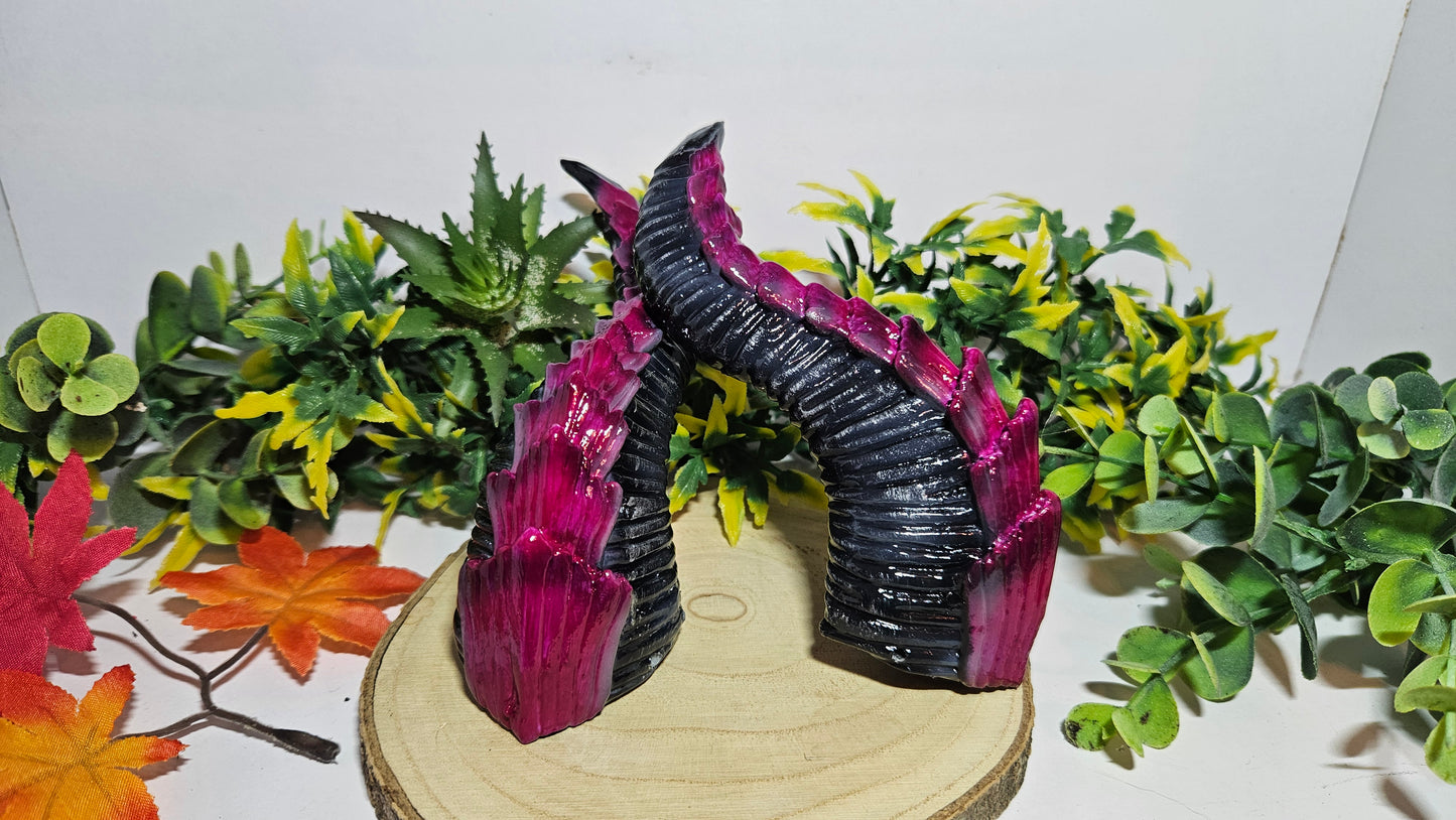 Cosplay Hörner mit Schuppen – 3D-gedruckt und handbemalt, 7cm, Harz, mit transparentem dehnbarem Nylonband