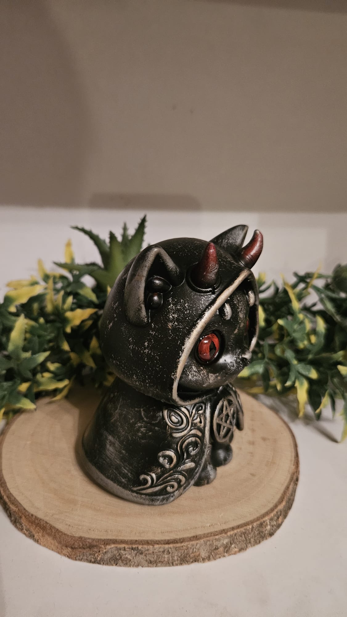 Mystic Demon Gothic Cat Figurine – Hand-Painted Resin Decoration, approx. 10cm