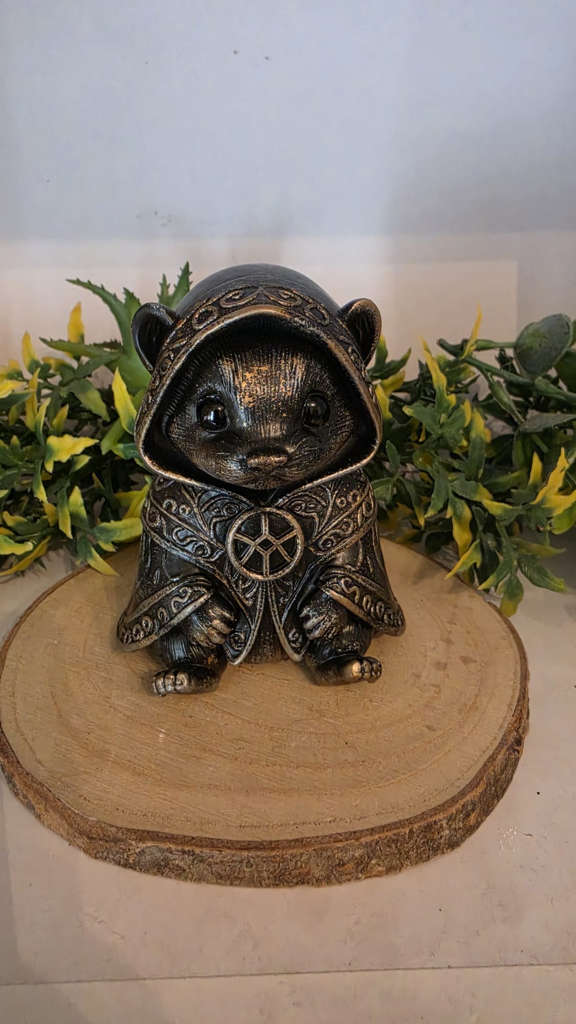 Mystical Gothic Ferret Figurine - 3D Printed & Hand-Painted Resin Decor (10 cm)