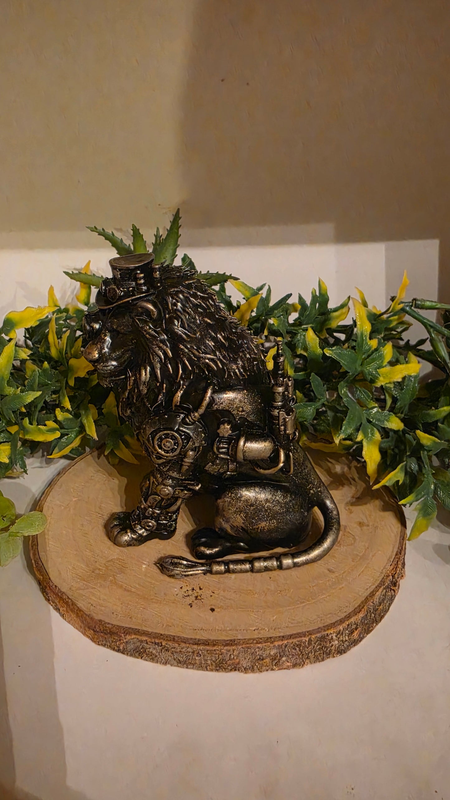 Steampunk Wolf Figurine - Hand-Painted Mystical Resin Decoration | Gothic Mechanic Wolf 10cm
