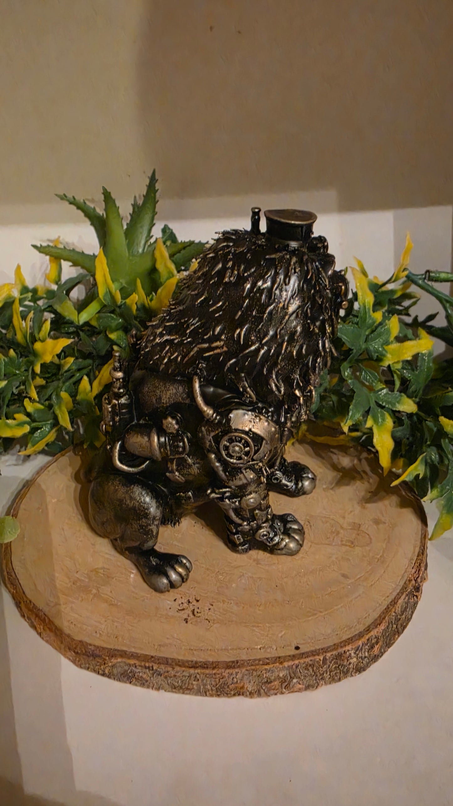 Steampunk Wolf Figurine - Hand-Painted Mystical Resin Decoration | Gothic Mechanic Wolf 10cm
