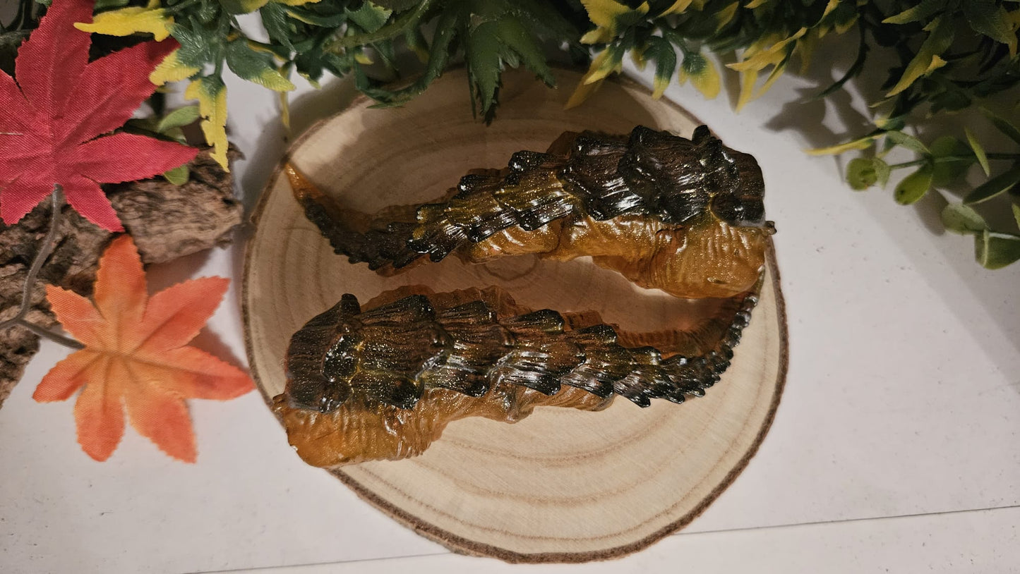 Magische Cosplay Hörner mit Schuppen – 3D-gedruckt & handbemalt aus Kunstharz (inkl. transparentem Trageband)