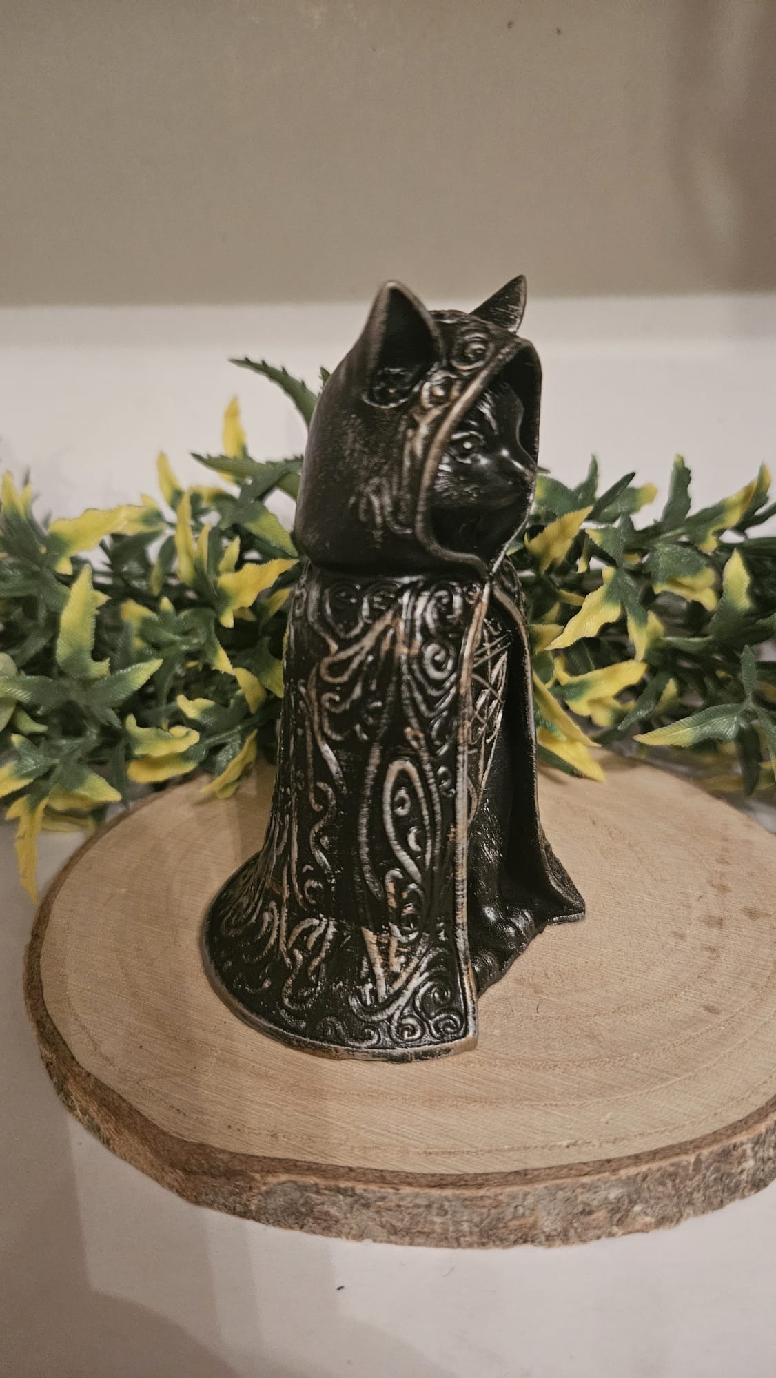 Mystical Gothic Cat Figurine - Hand-Painted Resin Decoration, approx. 10cm
