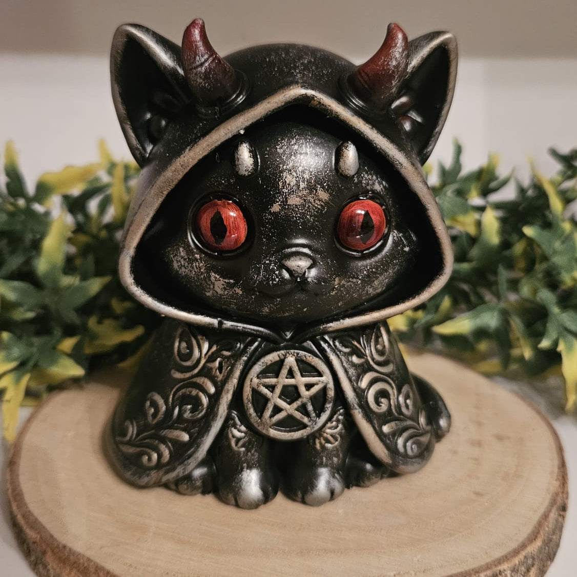 Mystic Demon Gothic Cat Figurine – Hand-Painted Resin Decoration, approx. 10cm