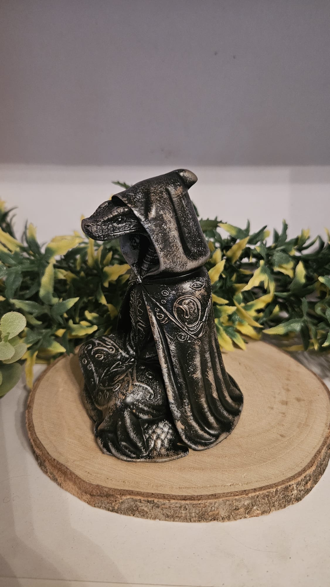 Mystical Gothic Snake Figurine - Hand-Painted Resin Decoration (10cm, 140g)