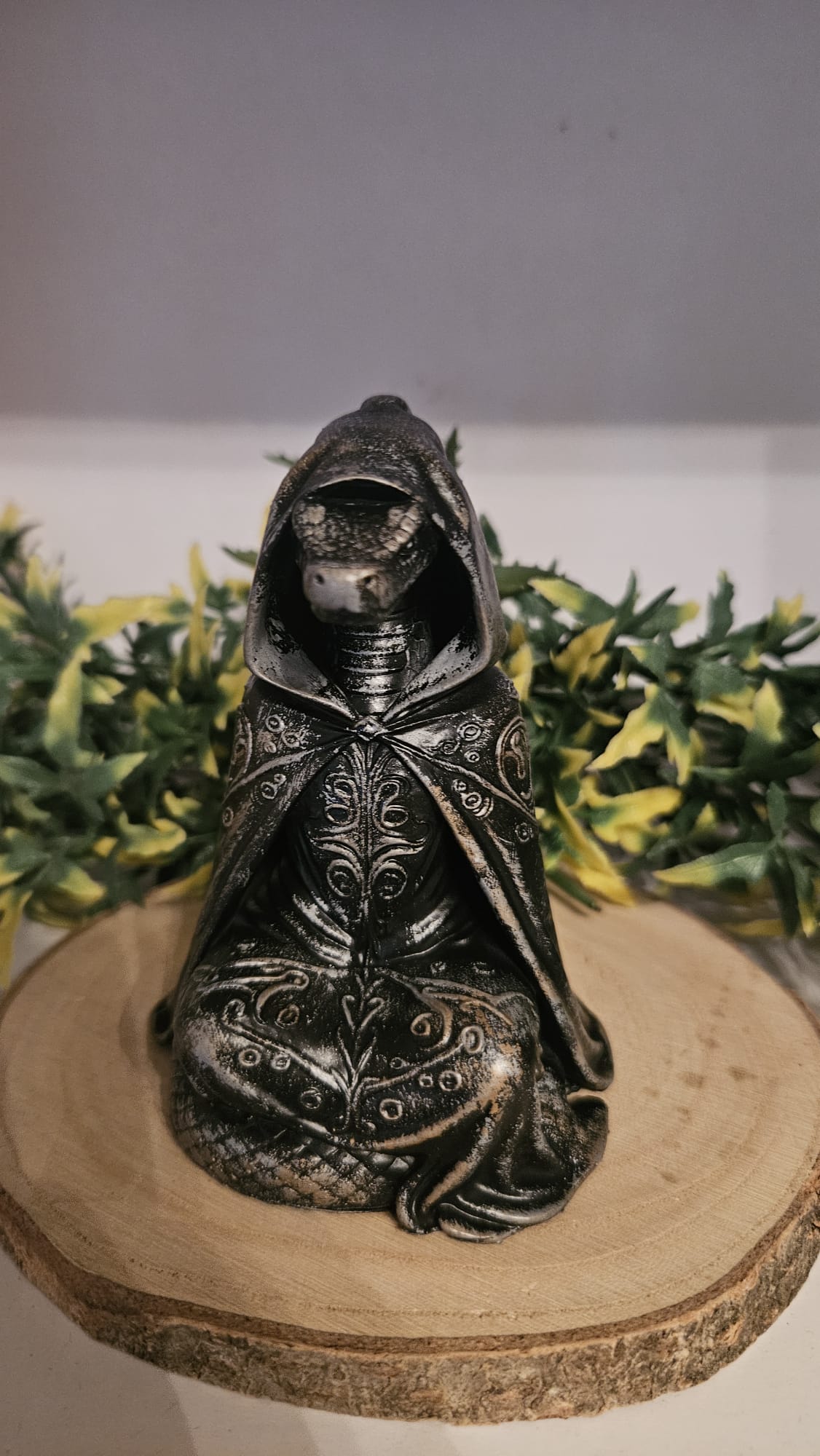 Mystical Gothic Snake Figurine - Hand-Painted Resin Decoration (10cm, 140g)