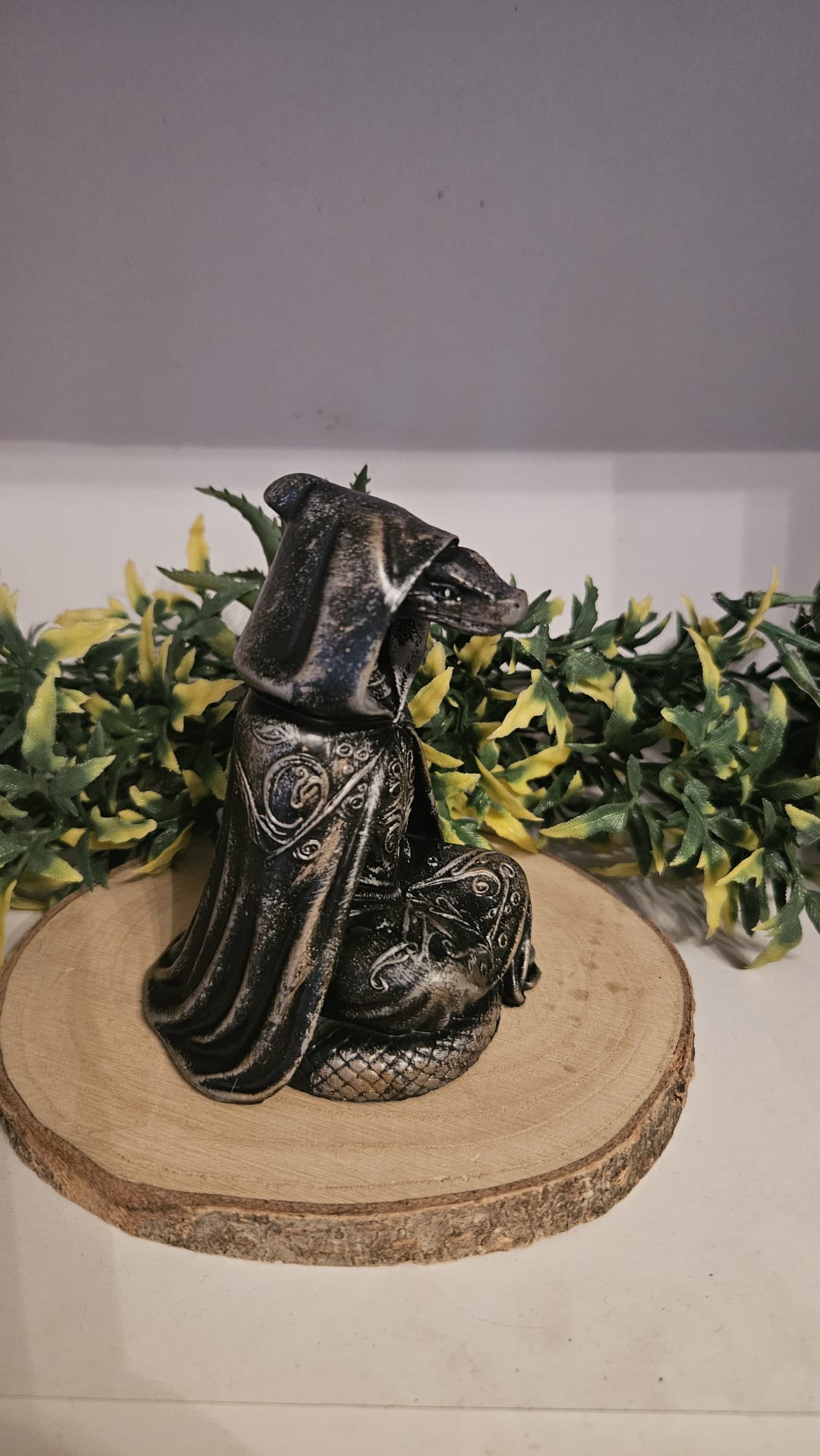 Mystical Gothic Snake Figurine - Hand-Painted Resin Decoration (10cm, 140g)