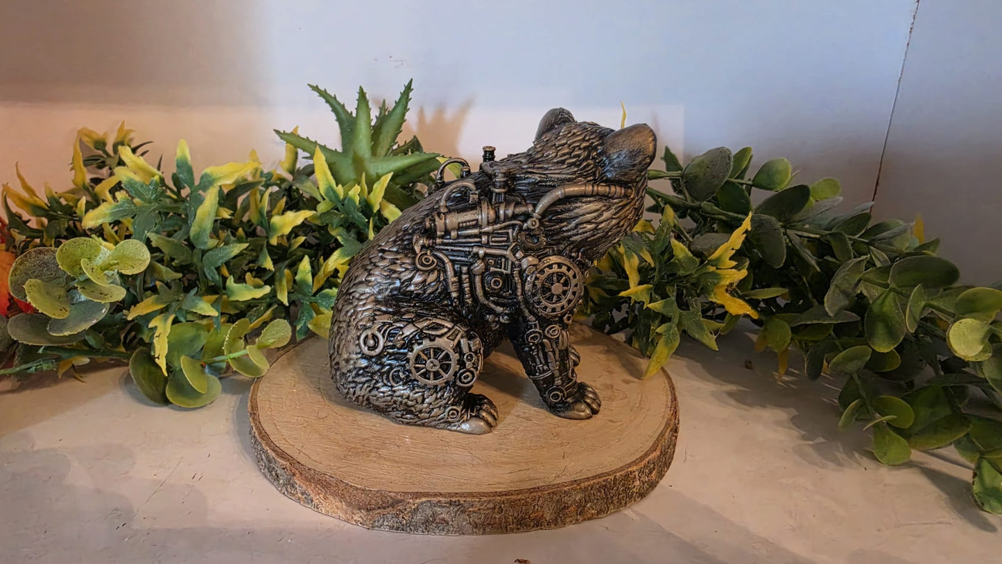 Steampunk Baby Bär – Handbemalte mystische Deko Figur aus Kunstharz (10 cm, 68 g)