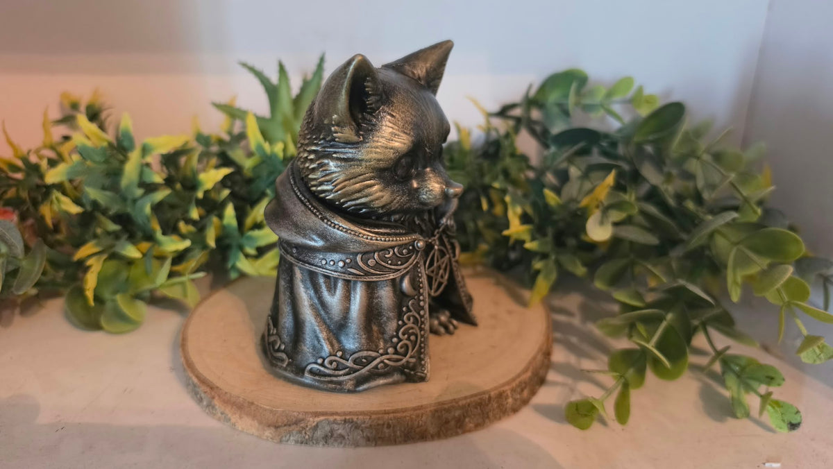 Gothic Fuchsfigur aus Kunstharz, 3D gedruckt und handbemalt als Sammler Deko