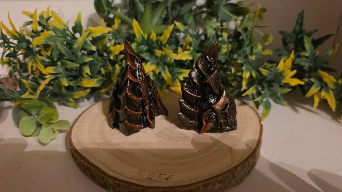 Abyss Hörner aus Resin – Seitenansicht schwarz rot gold