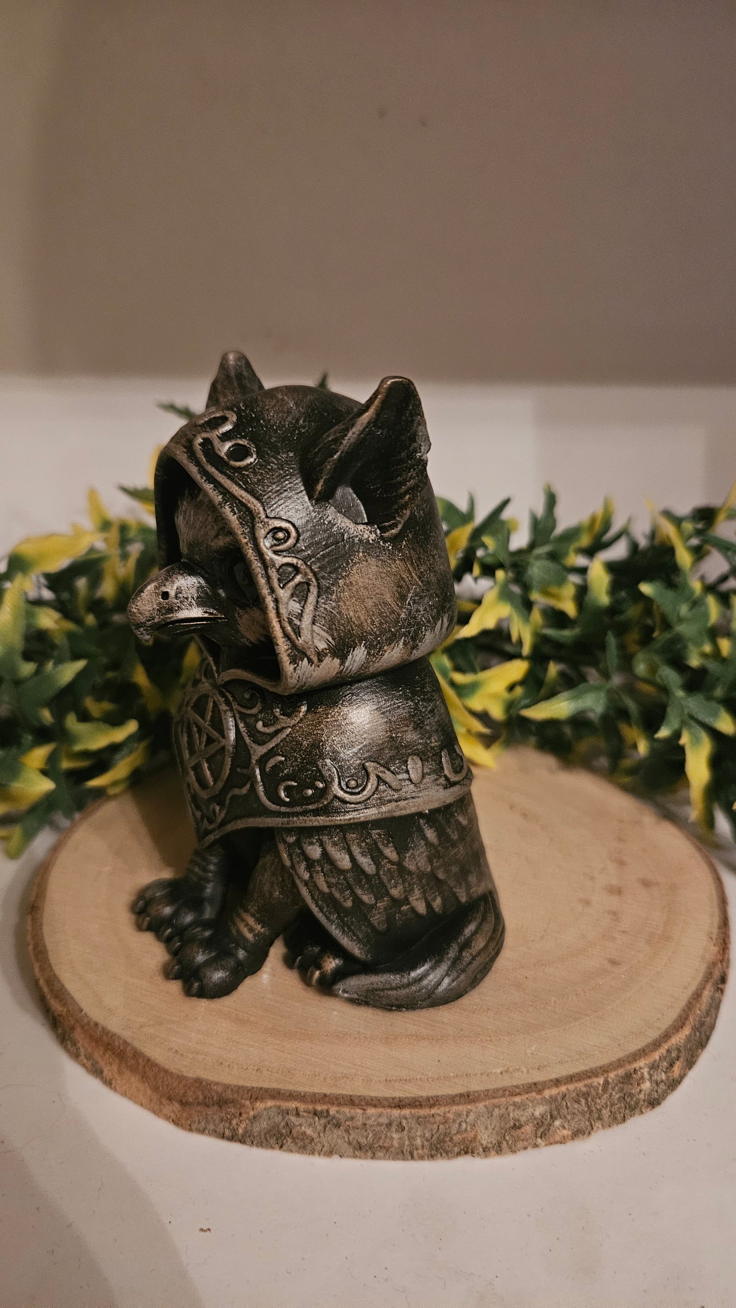 Mystical Gothic Griffon Guardian Figurine made of Resin – Hand-Painted Decorative Figure in Occult Style, approx. 10 cm