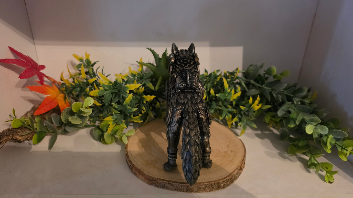 Steampunk Wolf Figurine - Hand-Painted Mystical Resin Decoration | Gothic Mechanic Wolf 10cm