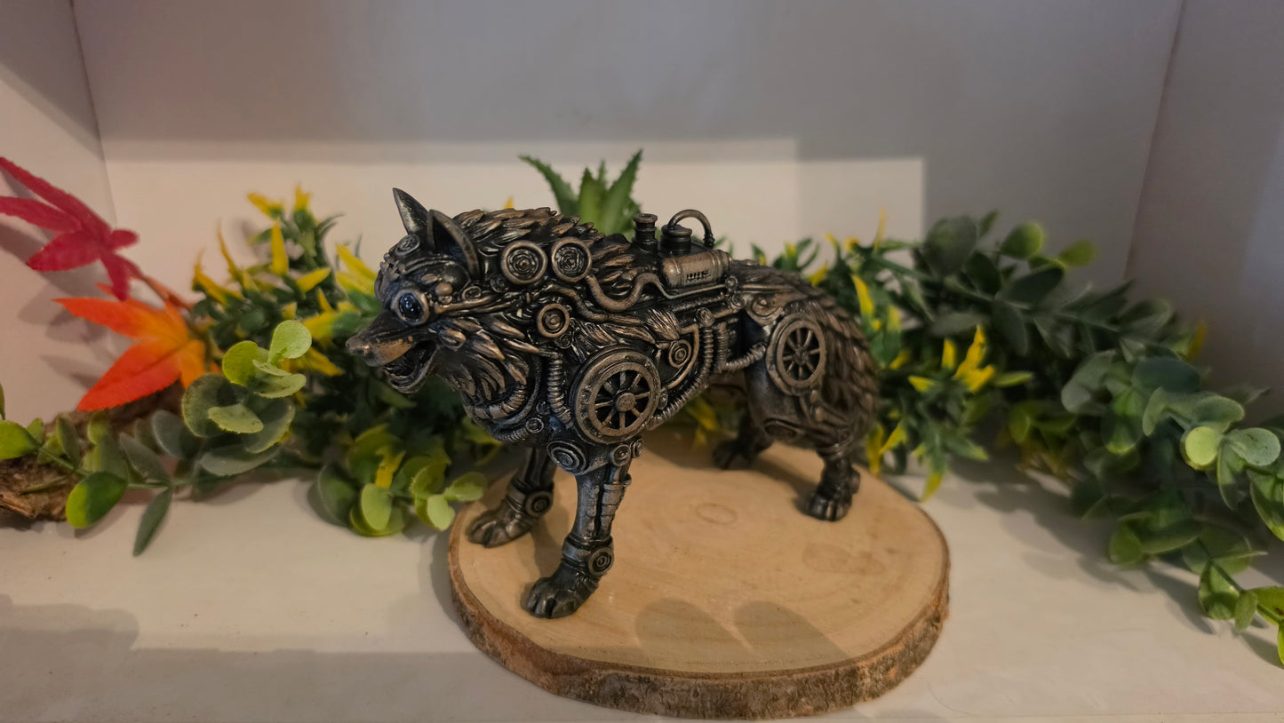 Steampunk Wolf Figurine - Hand-Painted Mystical Resin Decoration | Gothic Mechanic Wolf 10cm