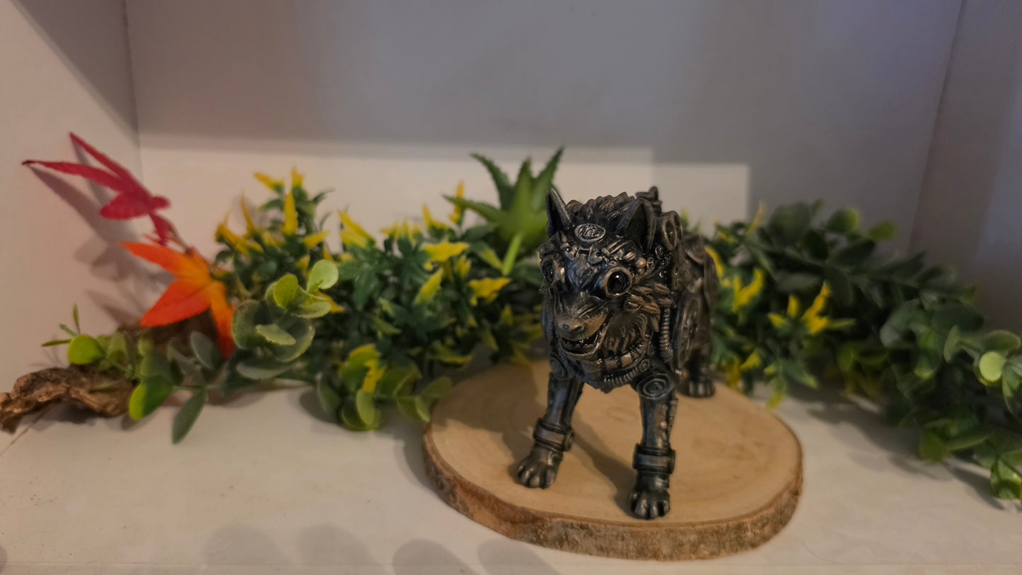 Steampunk Wolf Figurine - Hand-Painted Mystical Resin Decoration | Gothic Mechanic Wolf 10cm