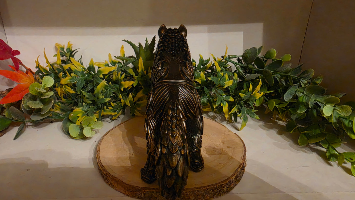 Mystical Gothic Wolf Figurine – hand-painted resin decoration, 3D-printed
